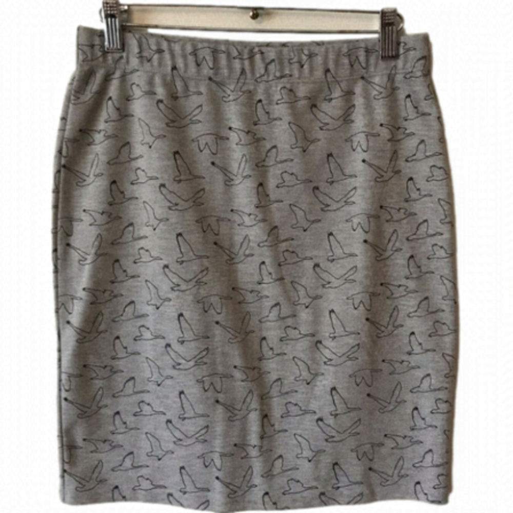 ESMARA skirt with birds.  Grey.  Size small.